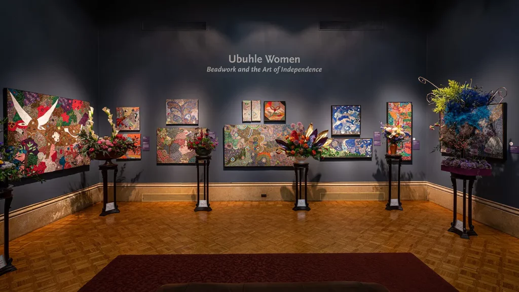 Floral displays presented in the Main Gallery are inspired by the artworks on view in the current exhibition.
