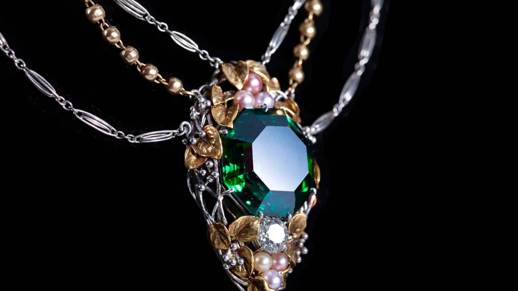 Louis Comfort Tiffany, Necklace, c. 1918. 18 karat gold, platinum, tourmaline, diamond, natural pearl. Photograph by John Faier, © 2014 The Richard H. Driehaus Museum.
