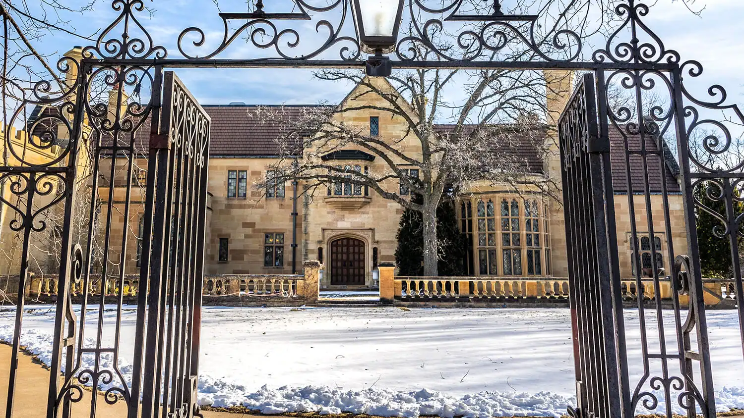 Rooms of Blooms - Paine Art Center and Gardens